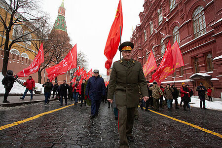 21.12.2022, Москва. Генерал, член КПРФ во время шествия по случаю Дня рождения Иосифа Сталина.