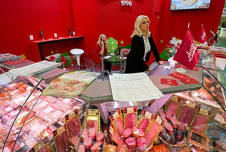 07.02.2023, Москва. Экспозици производителя мясных продуктов на выставке «Продэкспо» 2023.