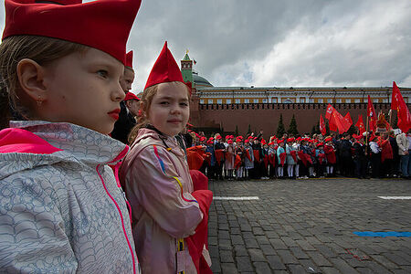 21.05.2023, Москва, Красная Площадь. Торжественный приём в пионеры. Дети во время церемонии.