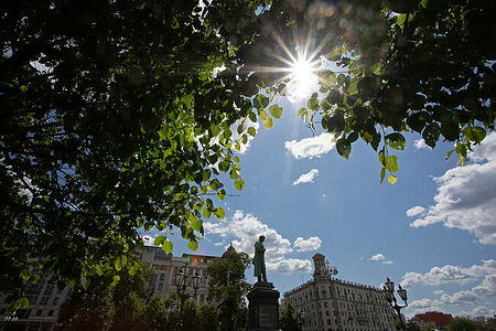 06.06.2023, Москва. Вид на памятник Пушкину.