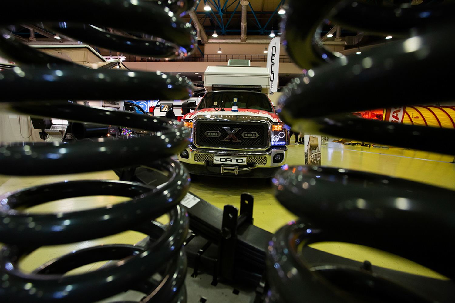 04.12.2022, Москва, Выставка, посвященная путешествиям и технике. «Поехали 2022» в Экспоцентре. Вид на выставочный автомобиль.