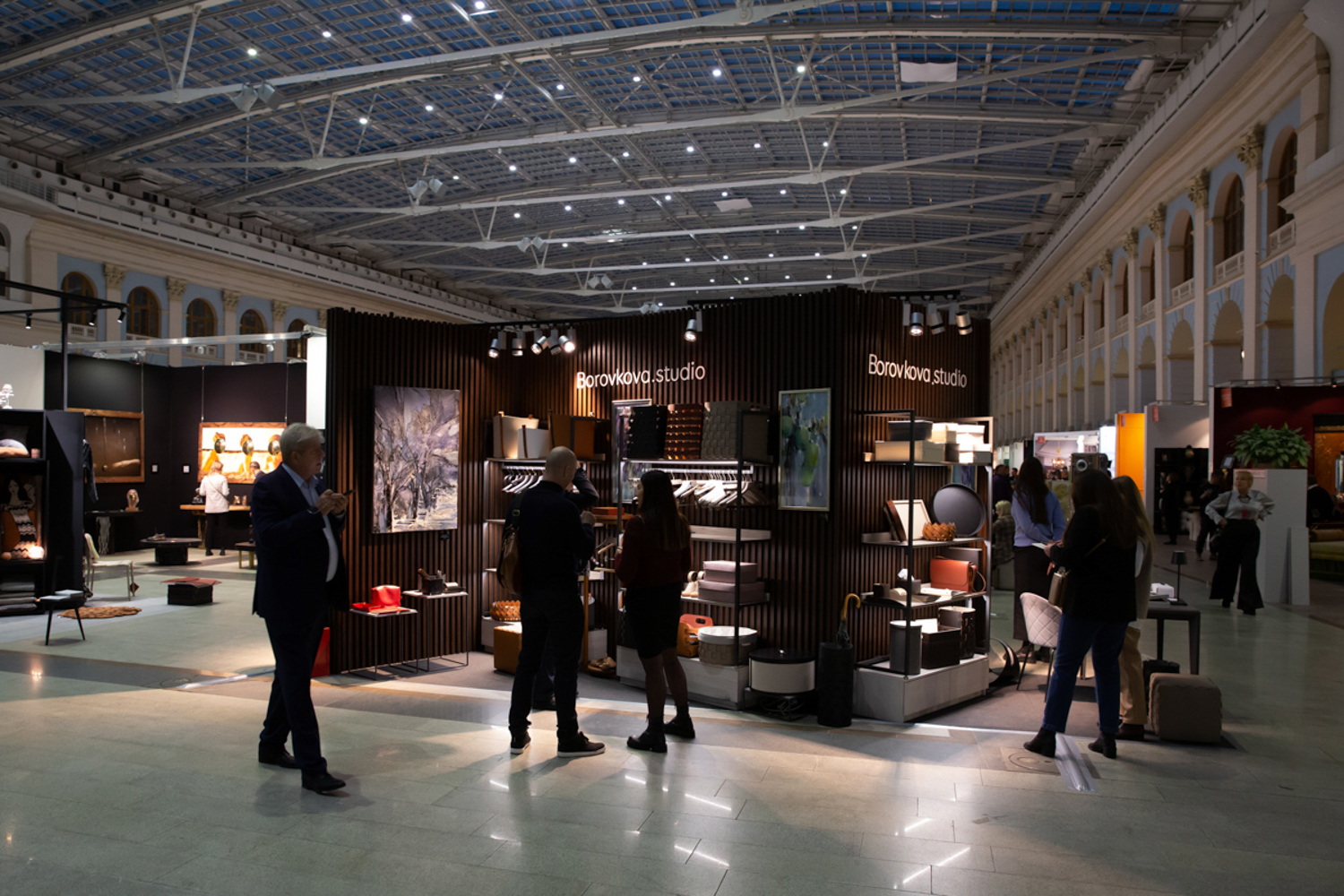 23.11.2022, Москва. 48-й Российский Антикварный Салон & Lifestyle "Искусство интерьера». Посетители Салона.