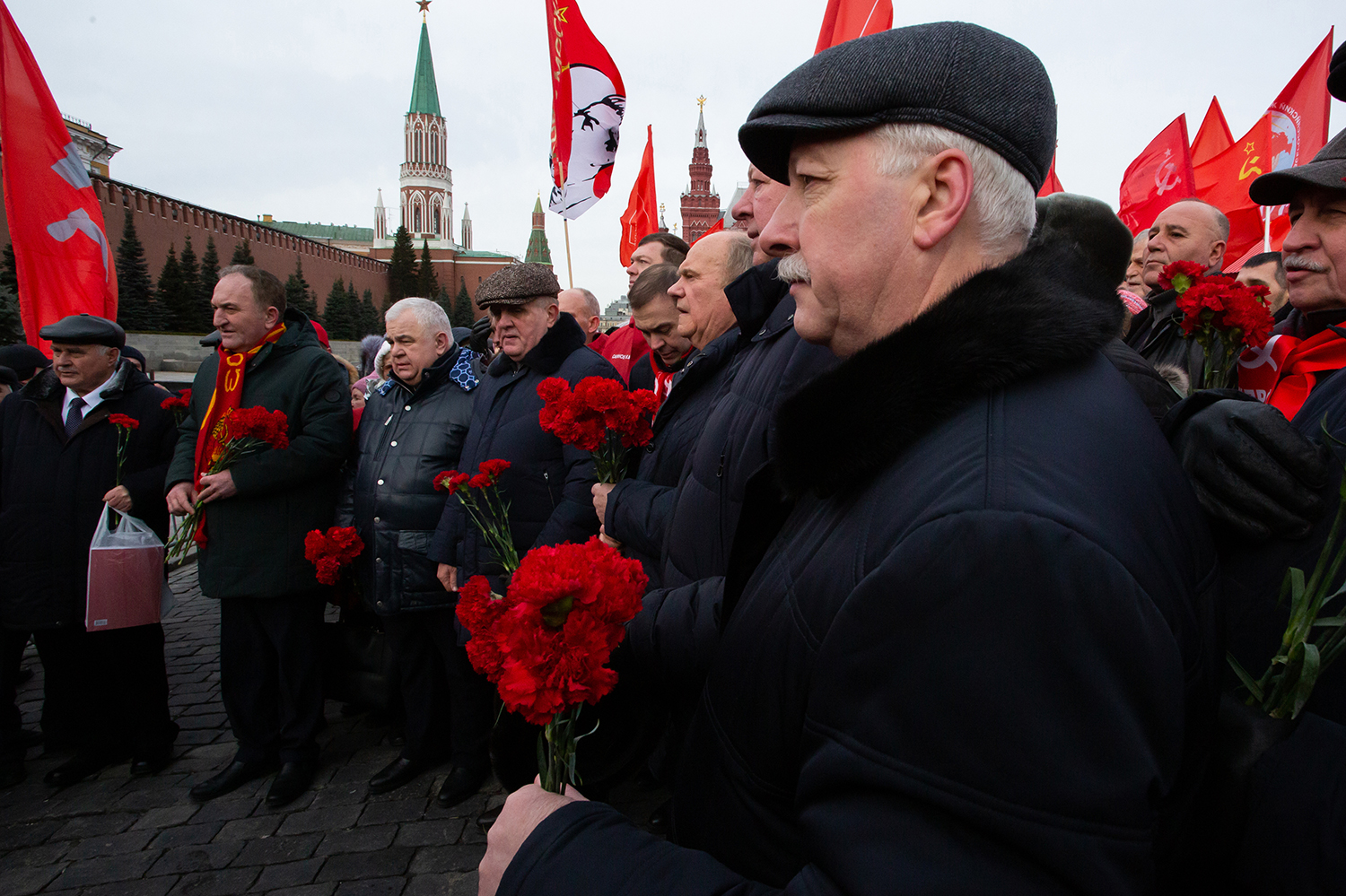 21.01.2023, Москва. Геннадий Зюганов и другие члены КПРФ во время акции по случаю Дня памяти В. И. Ленина.